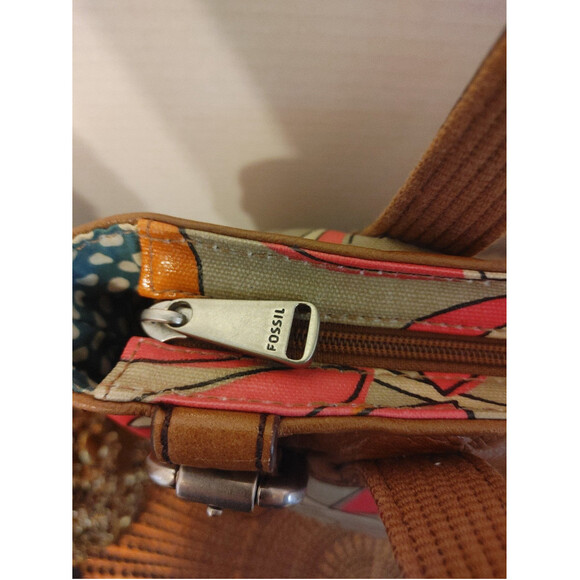 Fossil Tote - Picture 4 of 8